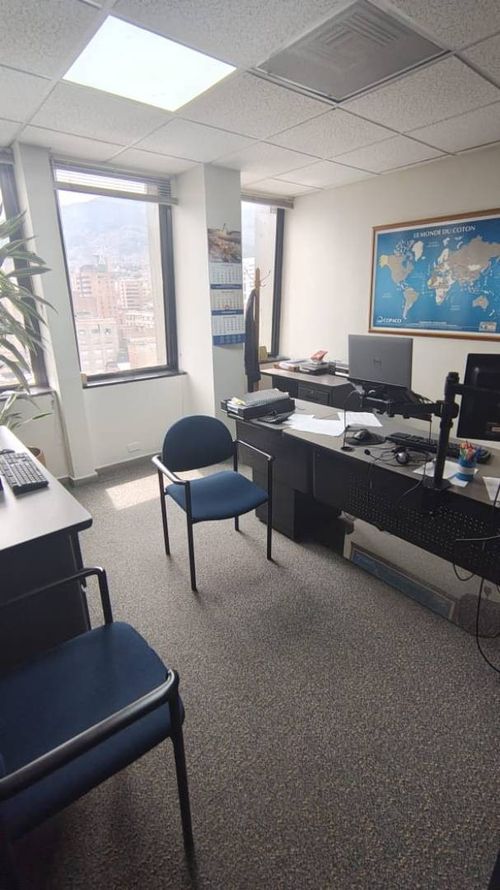 Oficina en arriendo en La Candelaria, Medellín, 350 m² · foto 22 de 24