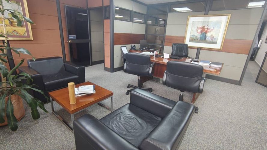 Oficina en arriendo en La Candelaria, Medellín, 350 m² · foto 23 de 24