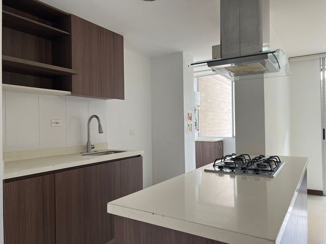 Apartamento de 3 alcobas en arriendo en Camino Verde, Envigado, 80 m² · foto 4 de 20