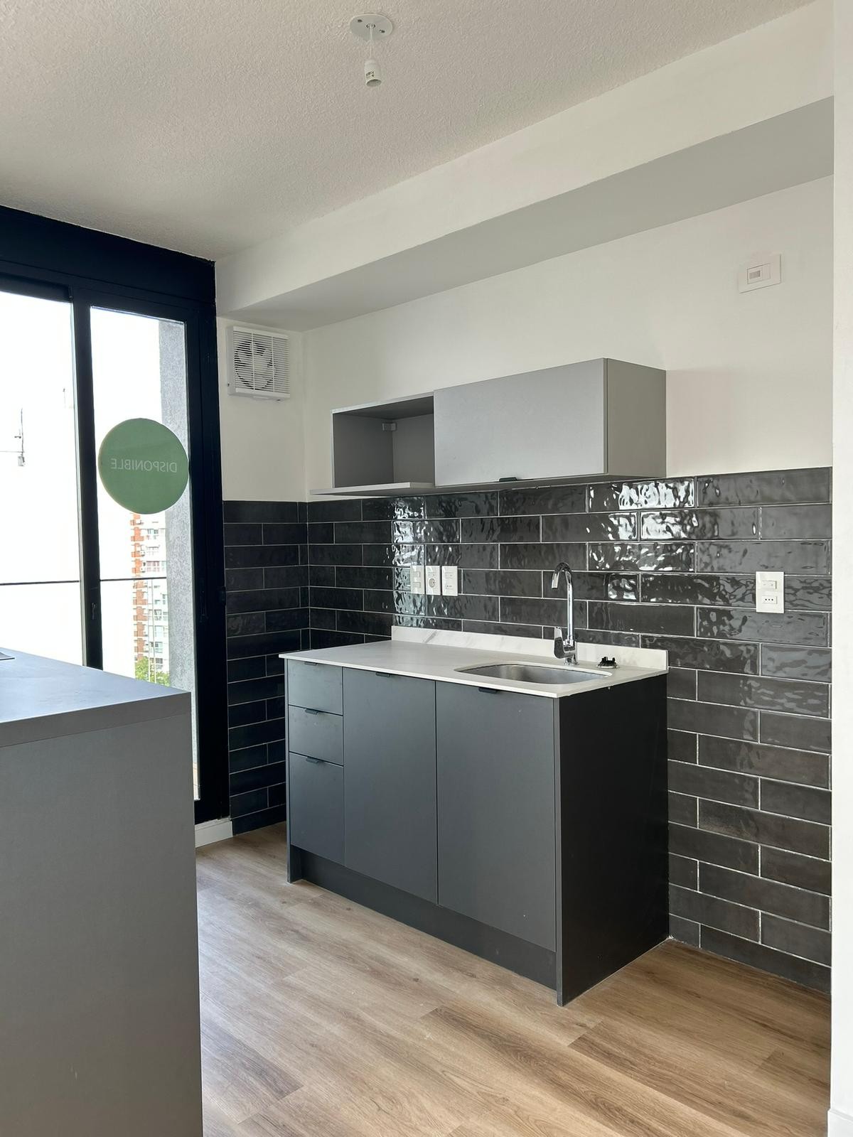 Apartamento Luminoso A Estrenar En Alquiler En Tres Cruces - 2 Dormitorios Con Balcón + Garaje Incluido · Foto 2