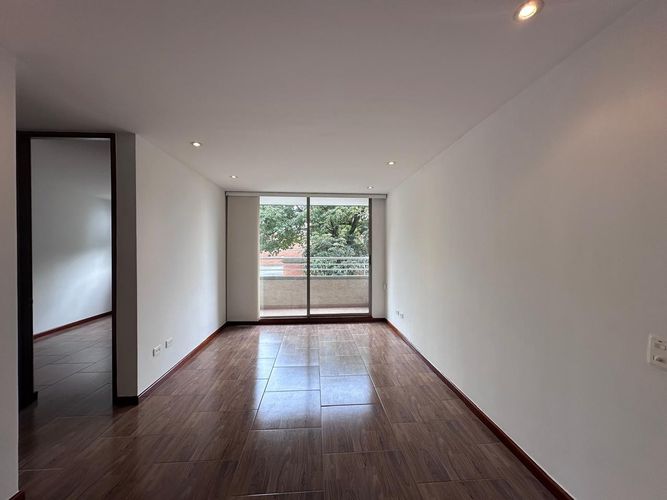 Apartamento de 2 alcobas en arriendo en El Poblado, Medellín, 59 m² · foto 2 de 17