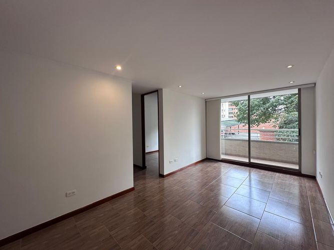 Apartamento de 2 alcobas en arriendo en El Poblado, Medellín, 59 m² · foto 3 de 17