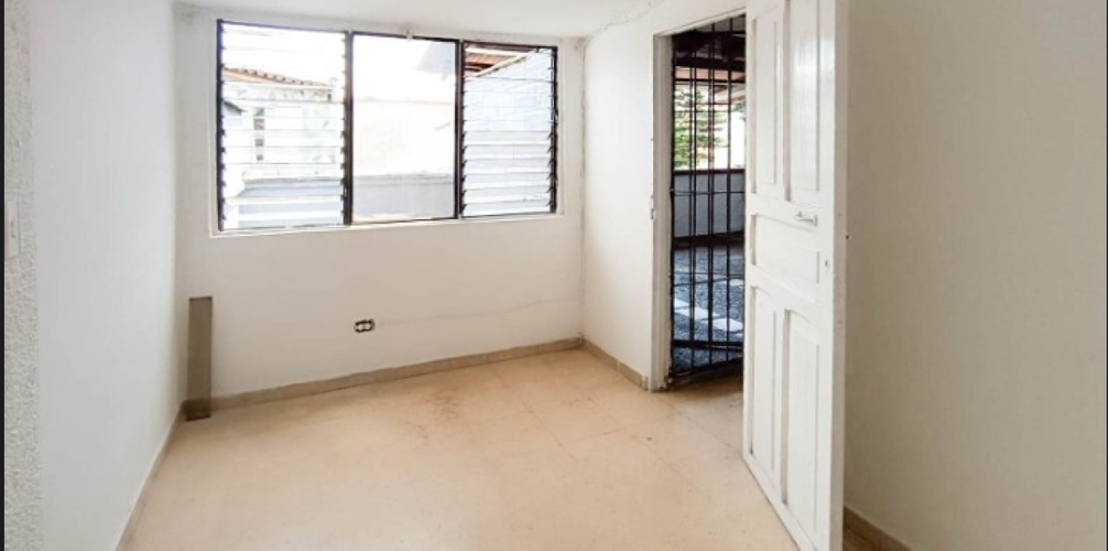 Casa de 6 alcobas en venta en Guayaquil, Medellín, 180 m² · foto 2 de 20
