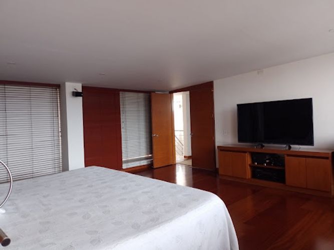 Casa de 4 alcobas en venta en Ciudad Salitre, Bogotá, 317 m² · foto 2 de 24