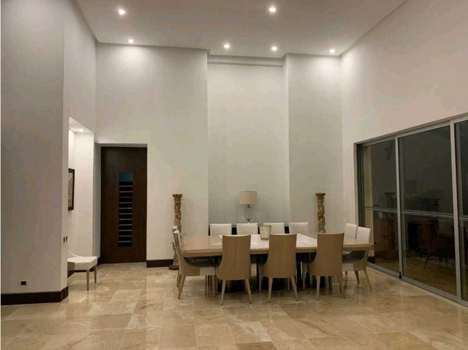Casa de 3 alcobas en venta en Fundadores, Armenia, 590 m² · foto 2 de 15