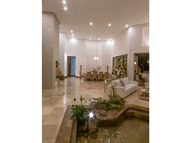 Casa de 3 alcobas en venta en Fundadores, Armenia, 590 m² · foto 3 de 15