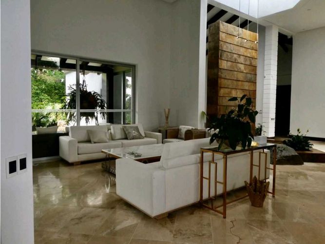 Casa de 3 alcobas en venta en Fundadores, Armenia, 590 m² · foto 4 de 15
