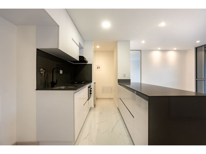 Apartamento de 3 alcobas en venta en Loma De San Jose, Sabaneta, 80 m² · foto 4 de 12