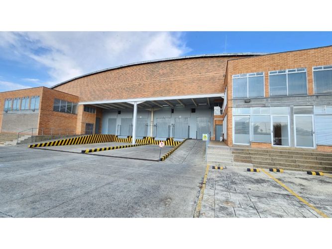Bodega en venta en Via El Eden, Armenia, 3217 m² · foto 2 de 24