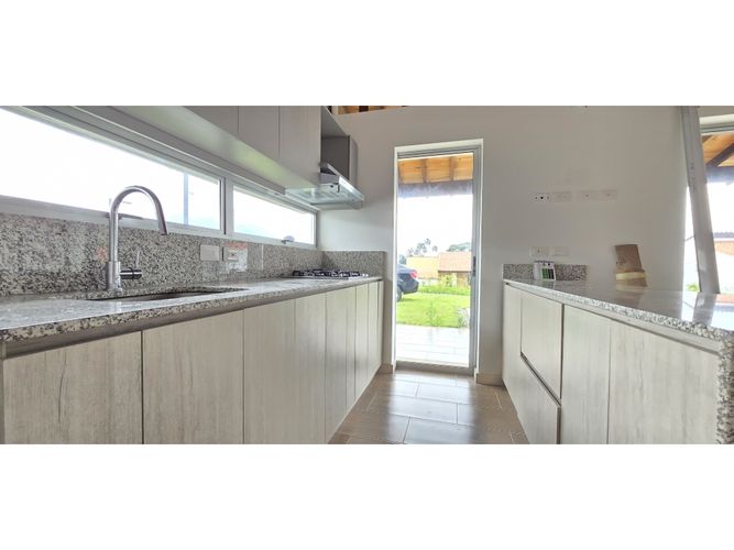 Casa de 3 alcobas en venta en El Caimo, Armenia, 160 m² · foto 3 de 15