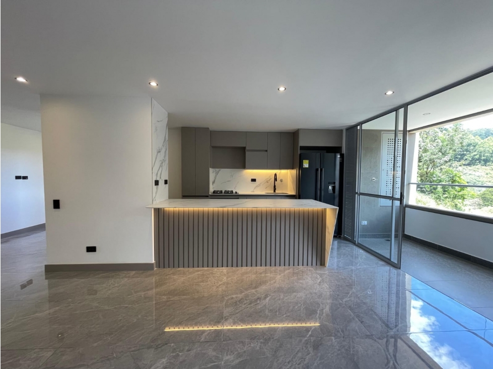 Apartamento en venta en Loma De San Jose, Sabaneta · foto 3 de 15