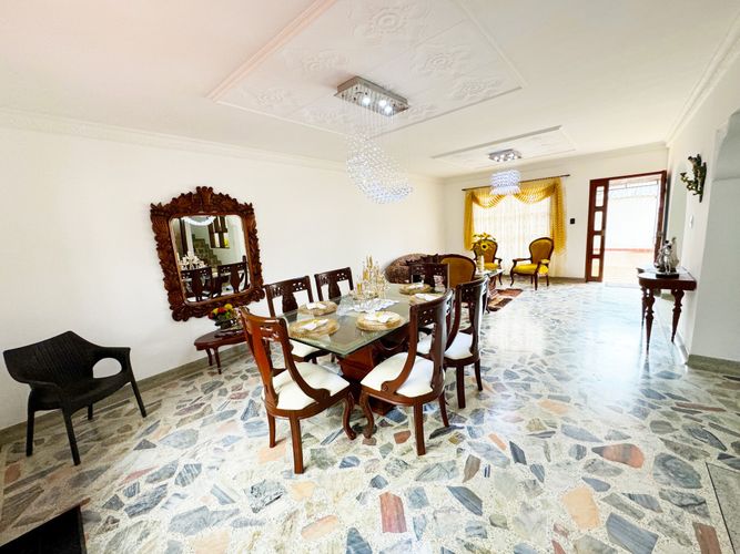 Casa de 6 alcobas en venta en Patios Centro, Los Patios, 874 m² · foto 13 de 19