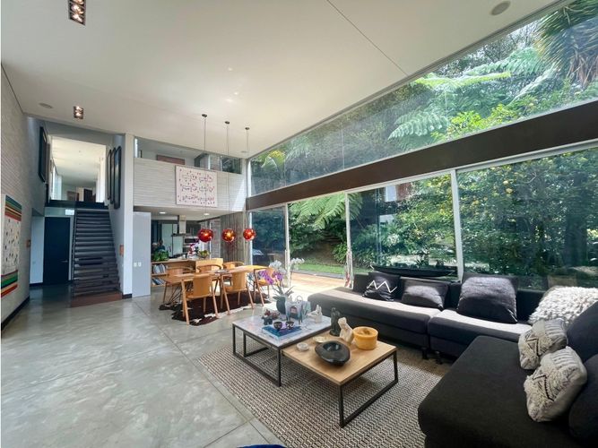 Casa de 4 alcobas en venta en Las Palmas, Medellín, 470 m² · foto 2 de 13