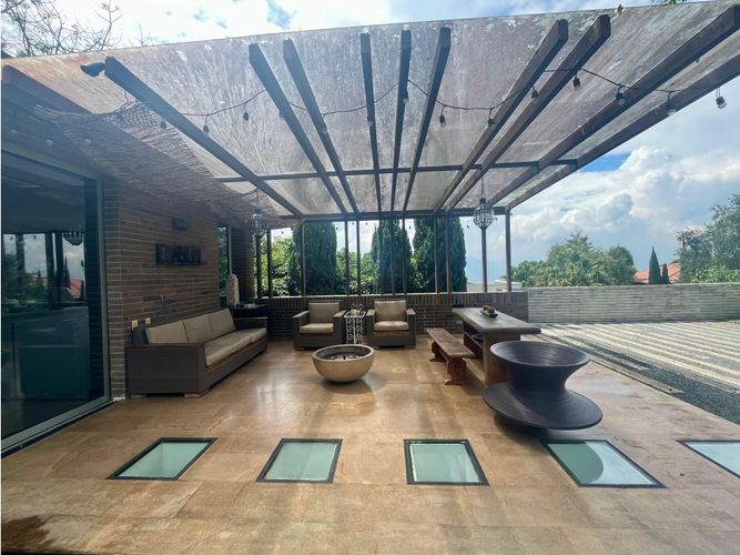 Casa de 4 alcobas en venta en Las Palmas, Medellín, 470 m² · foto 4 de 13