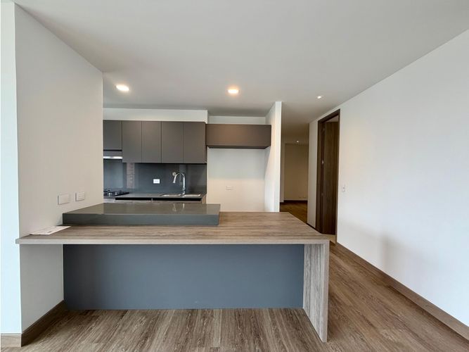 Apartamento de 3 alcobas en arriendo en Los Balsos, Medellín, 148 m² · foto 4 de 19