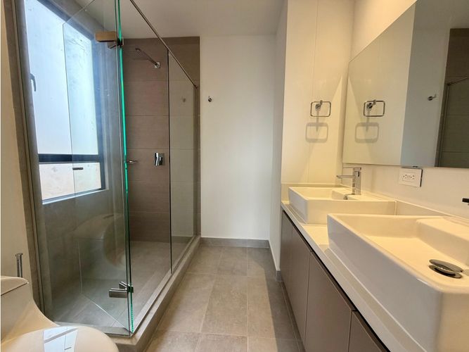 Apartamento de 3 alcobas en arriendo en Los Balsos, Medellín, 148 m² · foto 12 de 19