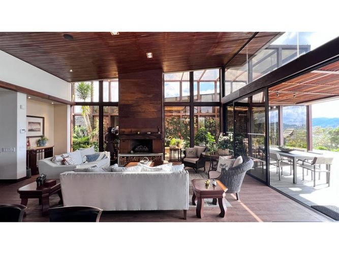 Casa en venta en Vía Las Palmas, Medellín, 450 m² · foto 4 de 12