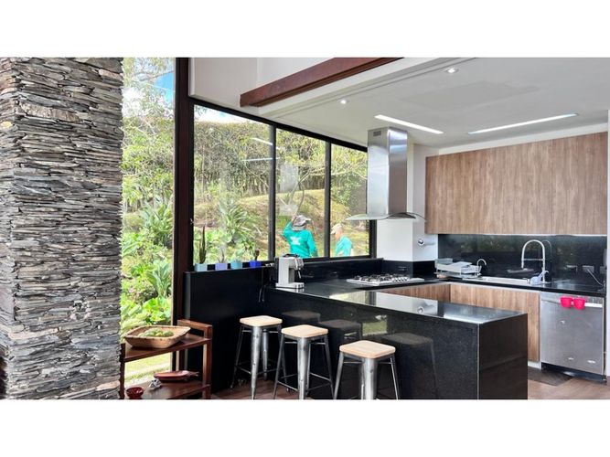 Casa en venta en Vía Las Palmas, Medellín, 450 m² · foto 6 de 12