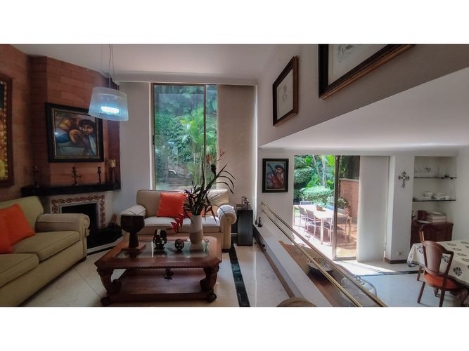 Casa de 4 alcobas en venta en Los Balsos, Medellín, 227 m² · foto 3 de 13