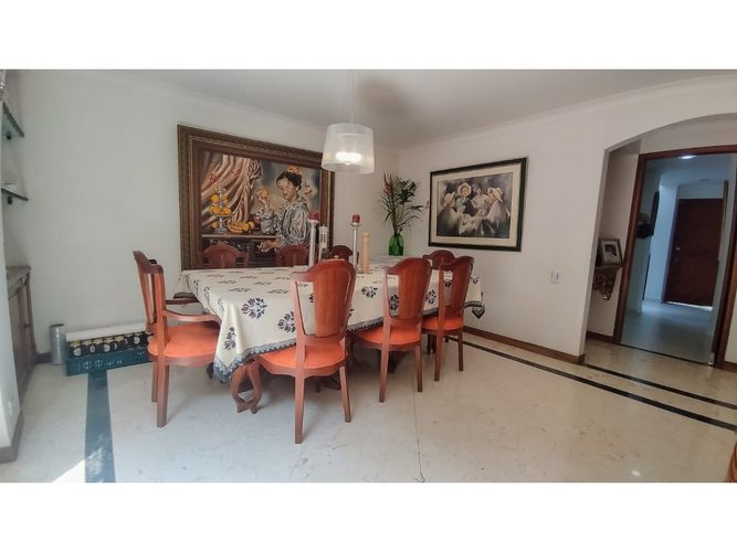 Casa de 4 alcobas en venta en Los Balsos, Medellín, 227 m² · foto 4 de 13