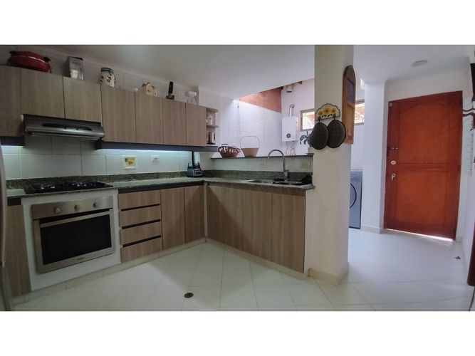 Casa de 4 alcobas en venta en Los Balsos, Medellín, 227 m² · foto 6 de 13