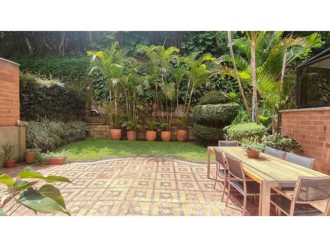 Casa de 4 alcobas en venta en Los Balsos, Medellín, 227 m² · foto 8 de 13