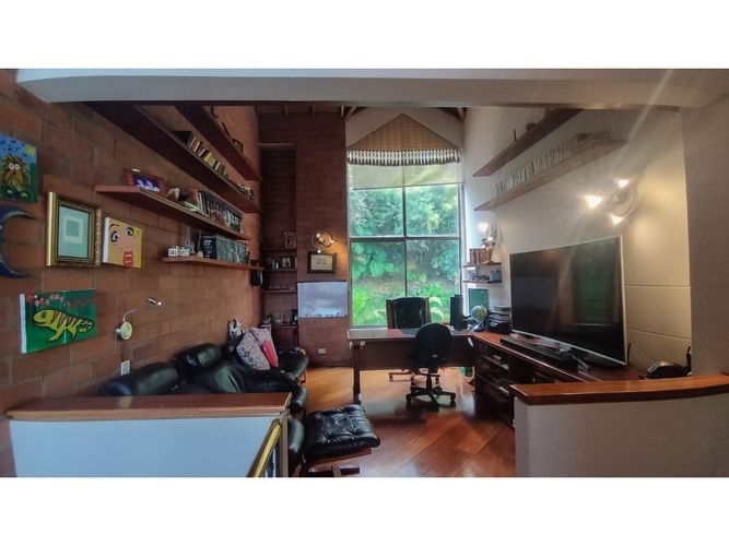 Casa de 4 alcobas en venta en Los Balsos, Medellín, 227 m² · foto 11 de 13