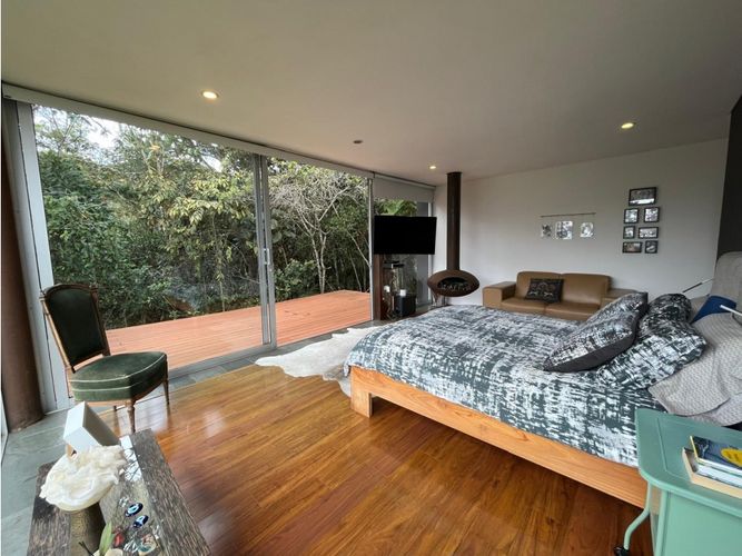 Casa de 3 alcobas en venta en Llano Grande, Medellín, 237 m² · foto 7 de 16