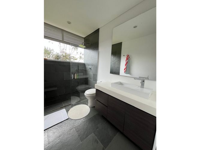 Casa de 3 alcobas en venta en Llano Grande, Medellín, 237 m² · foto 8 de 16