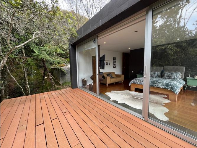 Casa de 3 alcobas en venta en Llano Grande, Medellín, 237 m² · foto 14 de 16