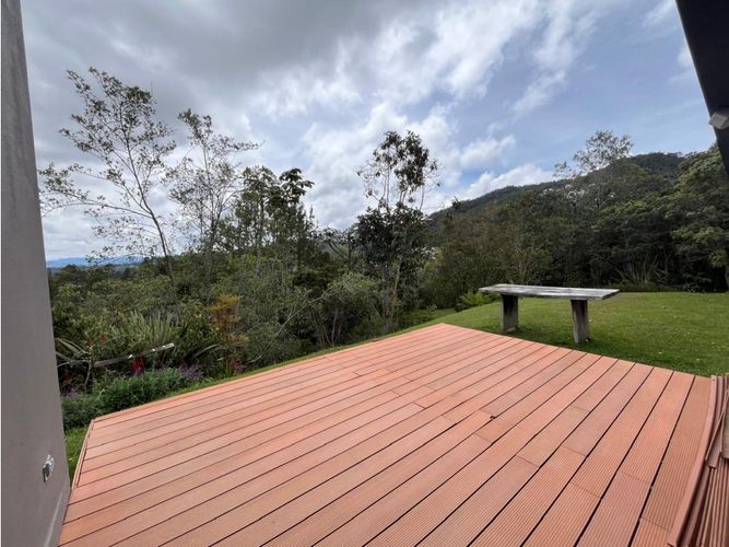 Casa de 3 alcobas en venta en Llano Grande, Medellín, 237 m² · foto 16 de 16