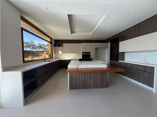 Casa de 3 alcobas en venta en La Ceja, 420 m² · foto 5 de 17