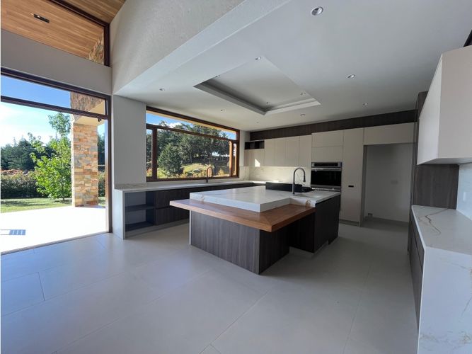 Casa de 3 alcobas en venta en La Ceja, 420 m² · foto 7 de 17