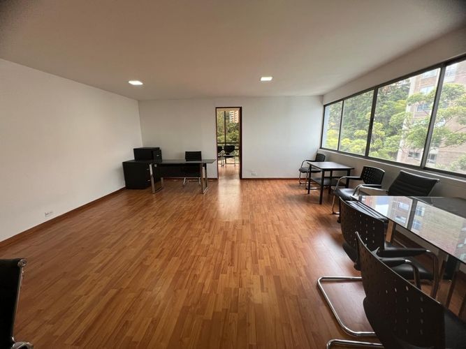 Oficina en arriendo en El Poblado, Medellín, 54 m² · foto 2 de 15