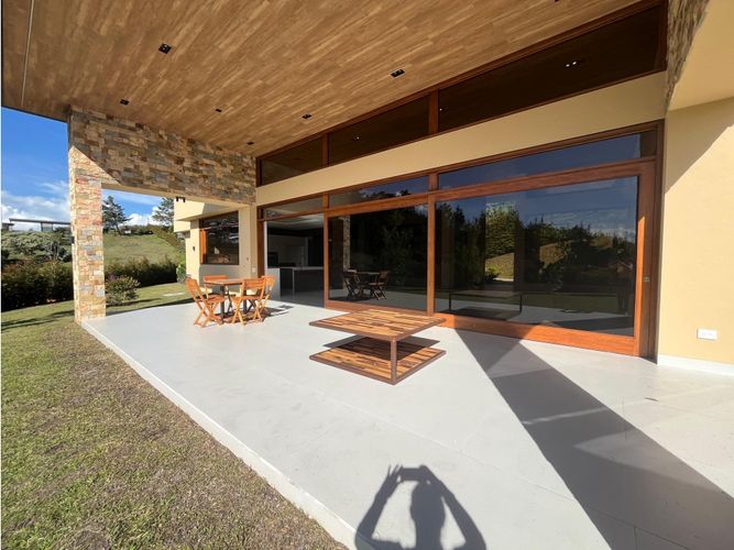 Casa de 3 alcobas en venta en La Ceja, 420 m² · foto 14 de 17