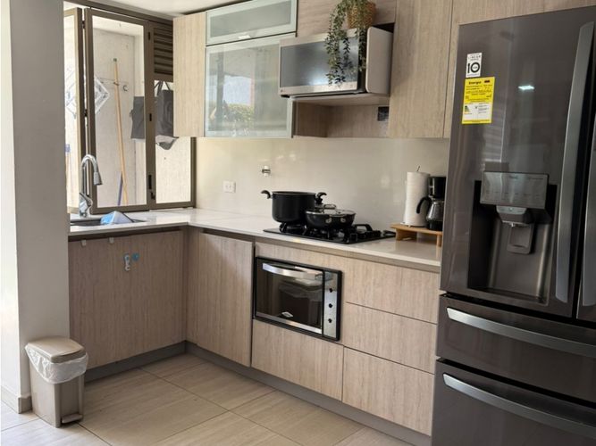 Apartamento de 2 alcobas en venta en Pan De Azucar, Sabaneta, 79 m² · foto 2 de 13