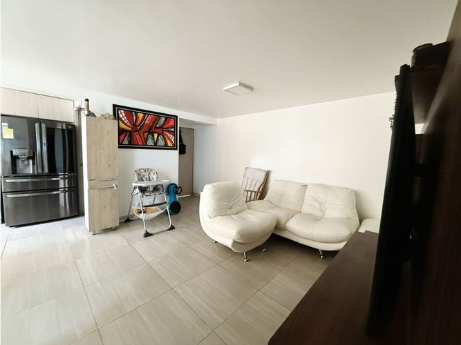 Apartamento de 2 alcobas en venta en Pan De Azucar, Sabaneta, 79 m² · foto 3 de 13
