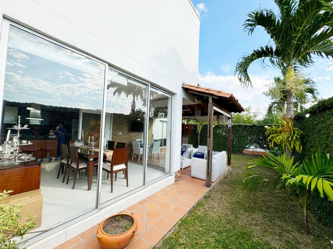 Casa de 3 alcobas en venta en La Floresta, Los Patios, 255 m² · foto 2 de 24