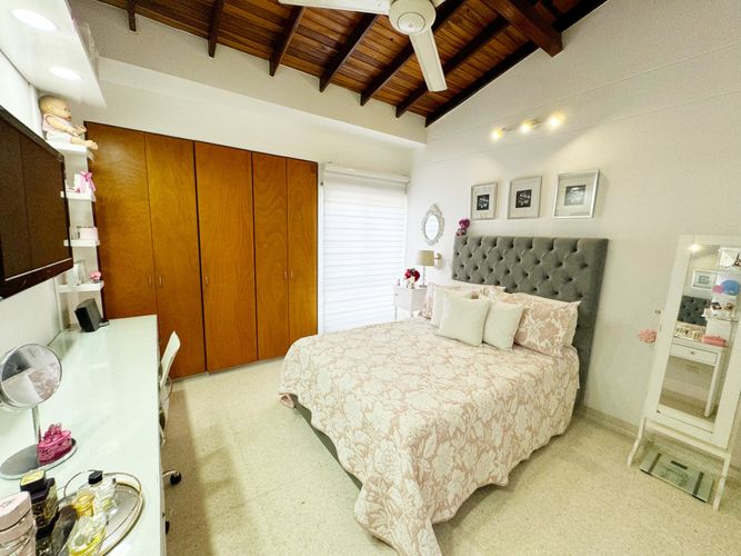 Casa de 3 alcobas en venta en La Floresta, Los Patios, 255 m² · foto 11 de 24