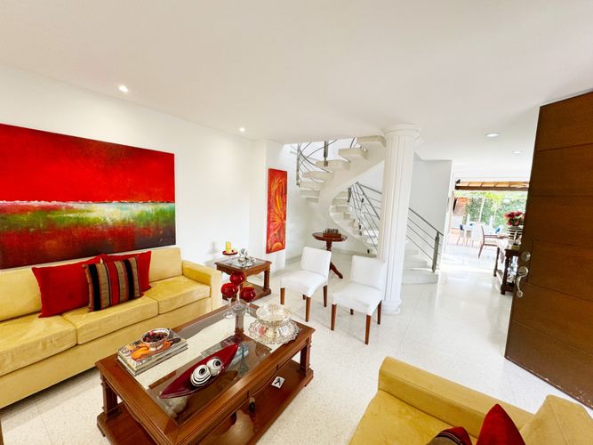 Casa de 3 alcobas en venta en La Floresta, Los Patios, 255 m² · foto 15 de 24