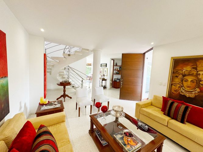Casa de 3 alcobas en venta en La Floresta, Los Patios, 255 m² · foto 16 de 24