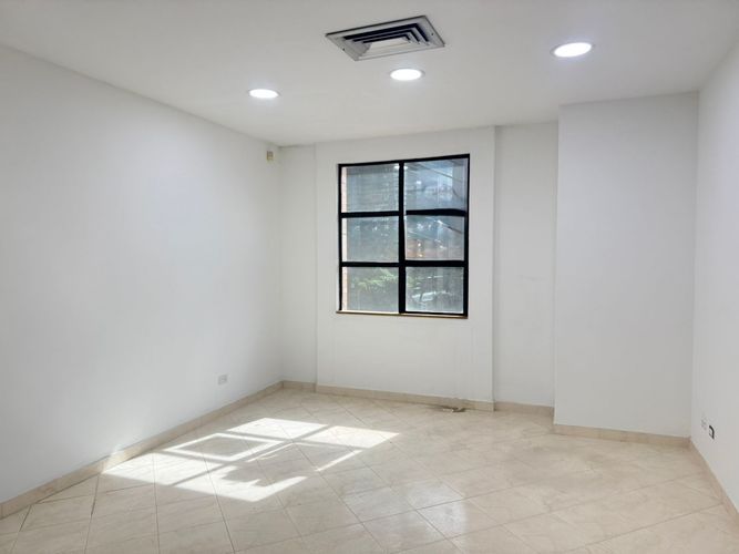 Oficina en arriendo en El Poblado, Medellín, 35 m² · foto 6 de 9
