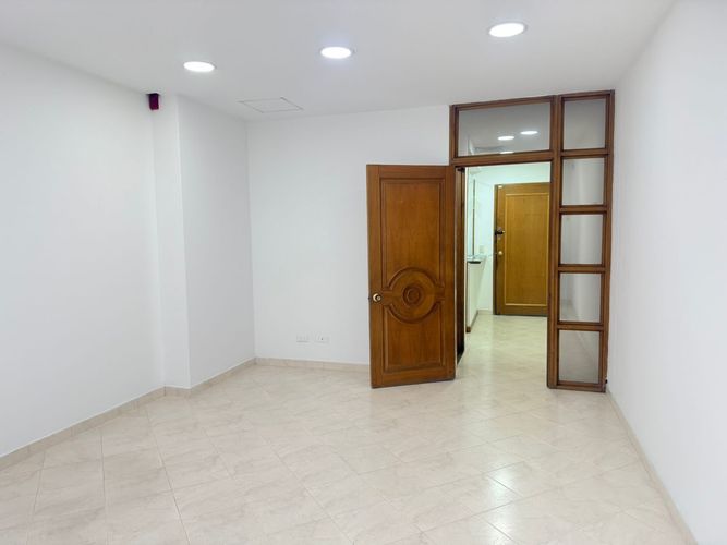 Oficina en arriendo en El Poblado, Medellín, 35 m² · foto 3 de 9