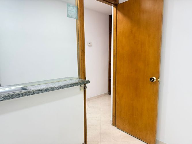 Oficina en arriendo en El Poblado, Medellín, 35 m² · foto 7 de 9