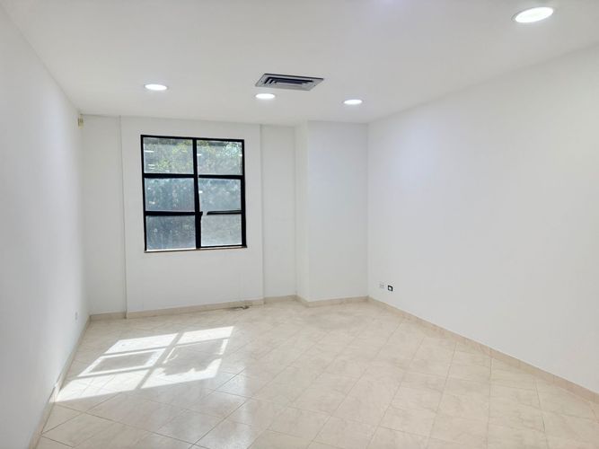 Oficina en arriendo en El Poblado, Medellín, 35 m² · foto 4 de 9
