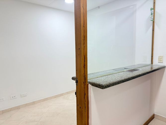 Oficina en arriendo en El Poblado, Medellín, 35 m² · foto 9 de 9
