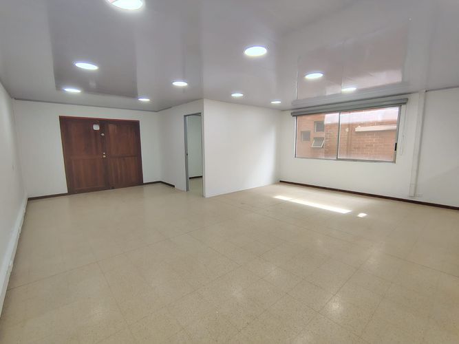 Oficina en venta en Cristo Rey, Medellín, 107 m² · foto 8 de 12