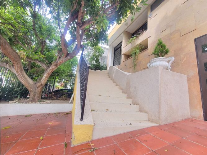 Casa de 4 alcobas en venta en Los Jobos, Barranquilla, 355 m² · foto 2 de 19