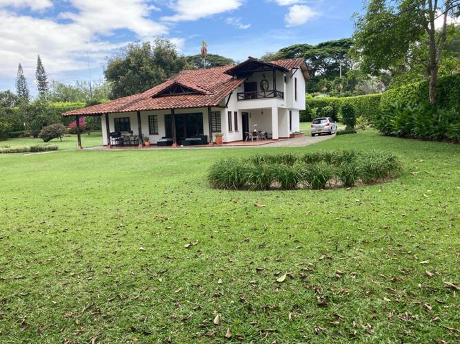 Casa de 4 alcobas en venta en Centro, Armenia, 282 m² · foto 2 de 16