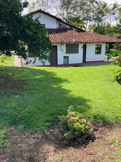 Casa de 4 alcobas en venta en Centro, Armenia, 282 m² · foto 5 de 16